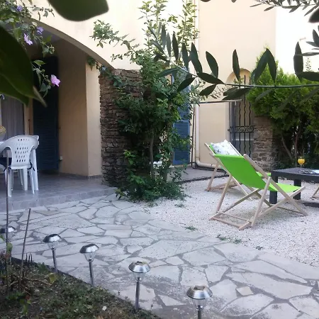 Pleasant T3 with Garden: Centrally Located Near Beaches Cavalaire-sur-Mer Exterior photo