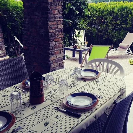 Pleasant T3 with Garden: Centrally Located Near Beaches Cavalaire-sur-Mer Exterior photo