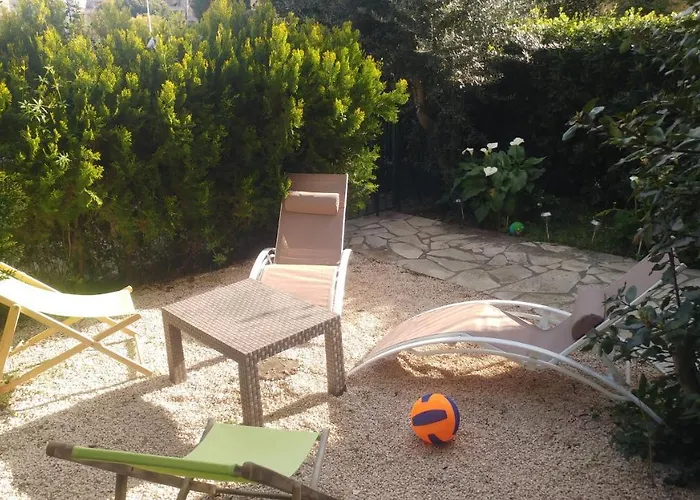 Agreable T3 Avec Jardin Et Parking Prive, A 350M Du Centre Ville Et Des Plages, Wifi, Remise Supplementaire De 10 Pourcent Pour Une Location A La Semaine