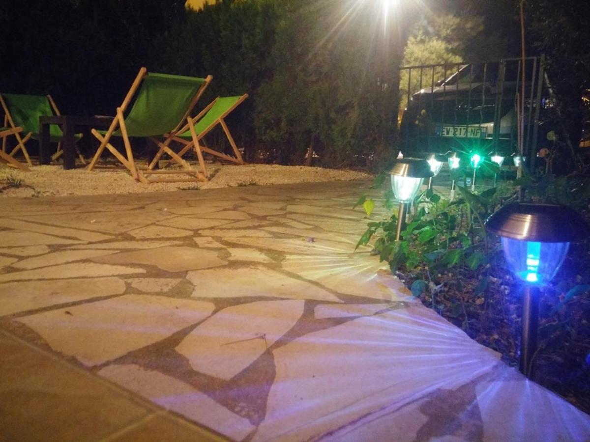 Pleasant T3 With Garden: Centrally Located Near Beaches *