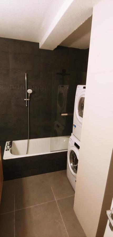 Apartment Pleasant T3 With Garden: Centrally Located Near Beaches *