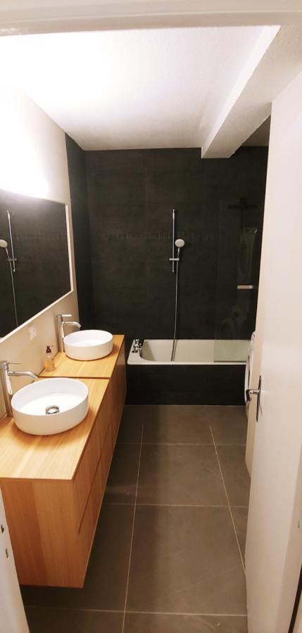 Pleasant T3 With Garden: Centrally Located Near Beaches