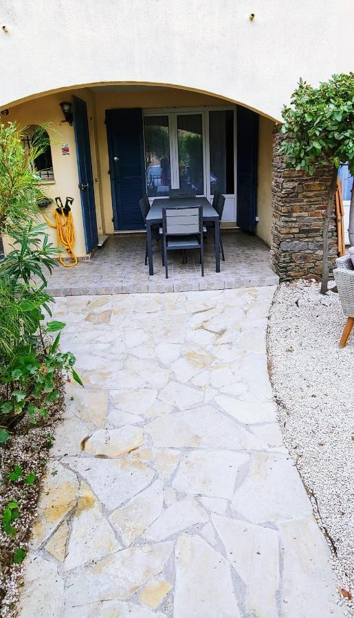 Pleasant T3 With Garden: Centrally Located Near Beaches Apartment