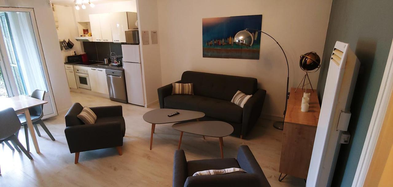 Pleasant T3 With Garden: Centrally Located Near Beaches *