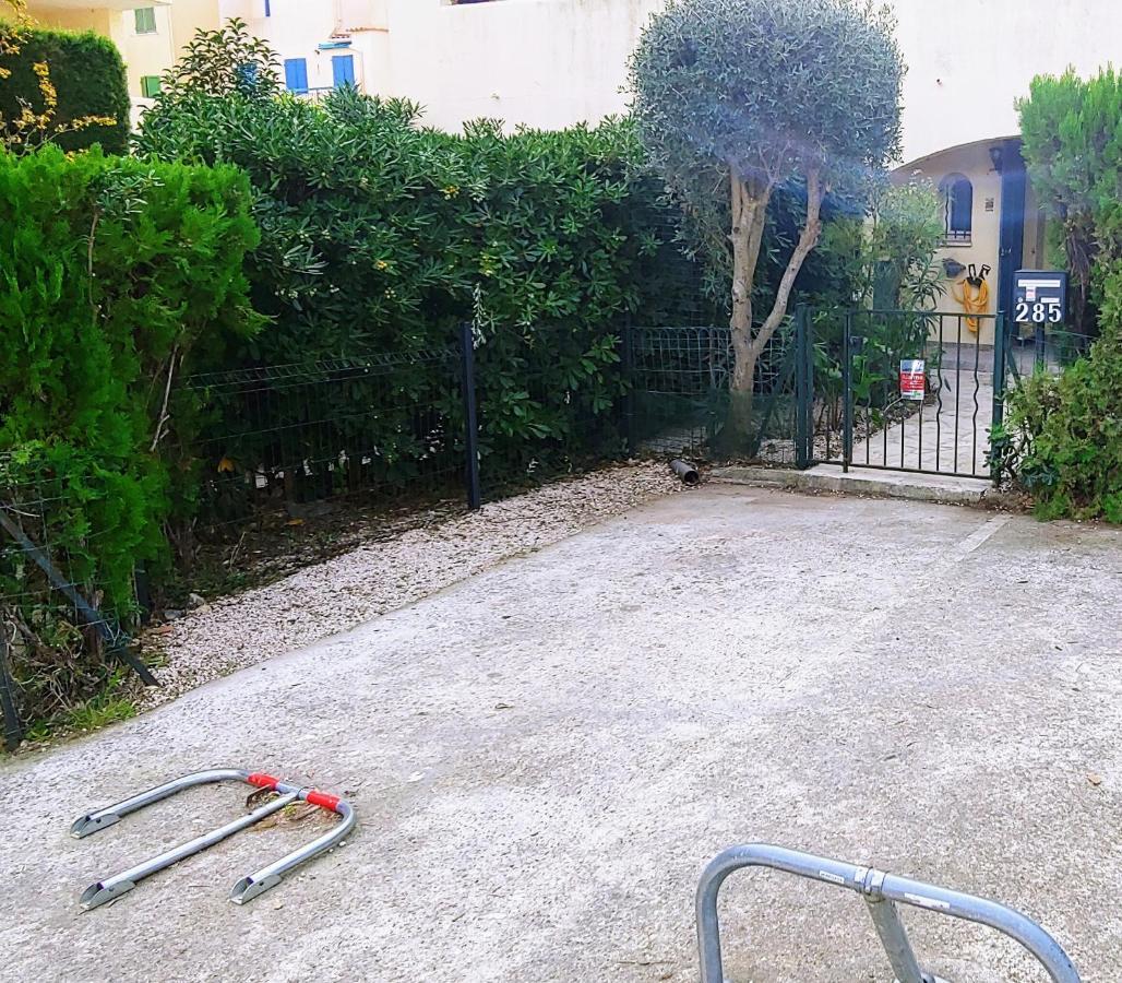 Apartment Pleasant T3 With Garden: Centrally Located Near Beaches