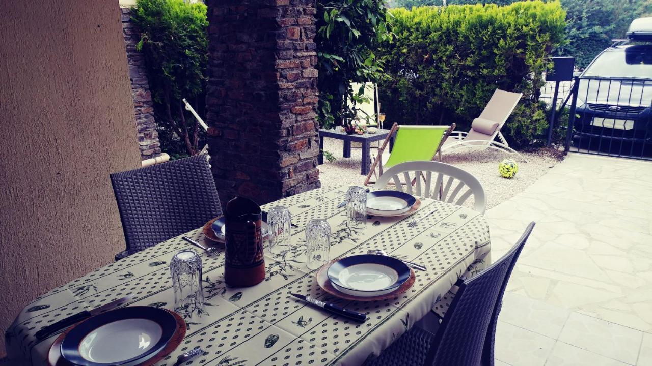 Apartment Pleasant T3 With Garden: Centrally Located Near Beaches