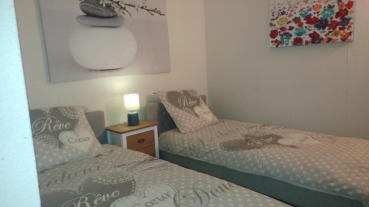 Apartment Pleasant T3 With Garden: Centrally Located Near Beaches